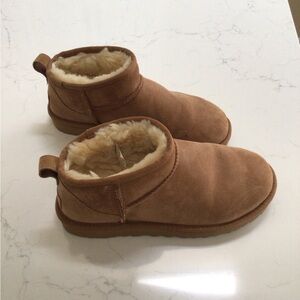 Ugg ultra minis